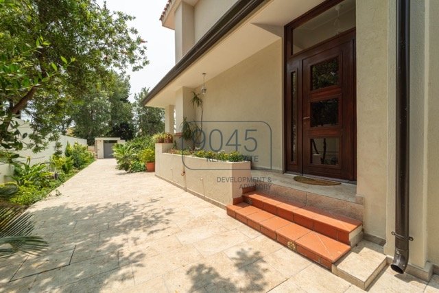 Renovierte freistehende Villa am Golf von Cagliari in Quartu Sant&quot;Elena