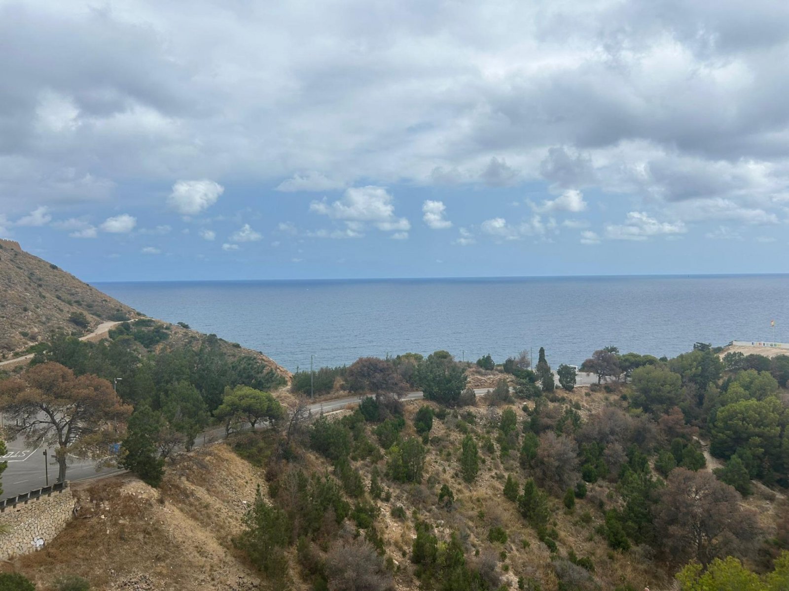 benidorm:  ✨ Duplex with sea views in Benidorm2 bedrooms · 2 terraces · 2 floors · Parking spaceLocated just 500m from the turquoise waters of the most beautifu 