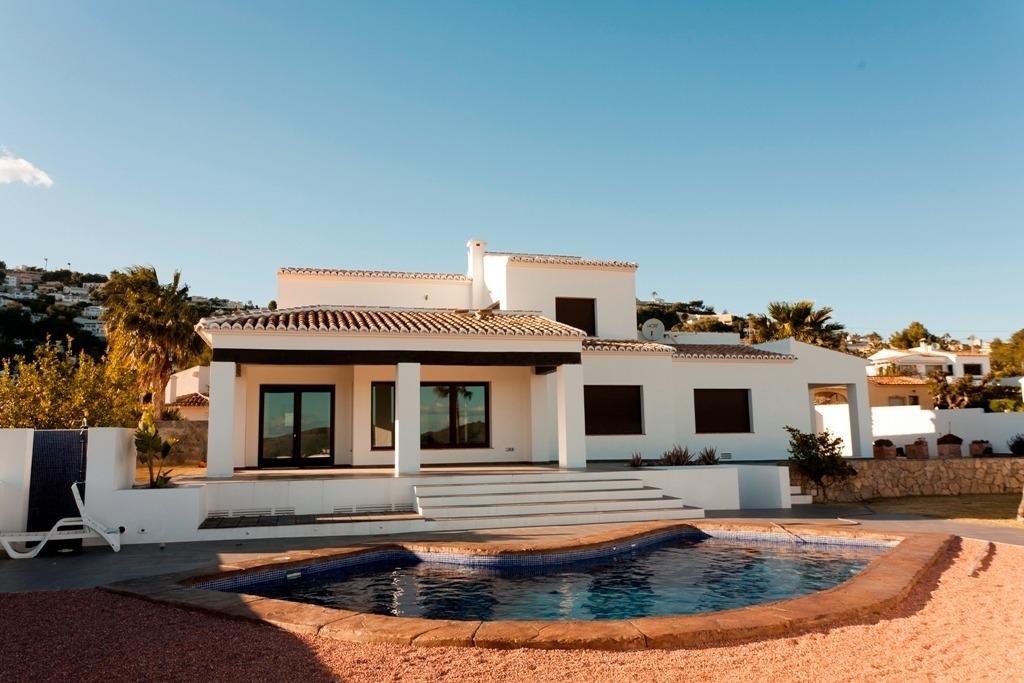 moraira:  Exclusive Mediterranean-Style Villa with Panoramic Sea Views in Moraira (Costa Blanca, Alicante)Discover this magnificent Mediterranean-style villa l 