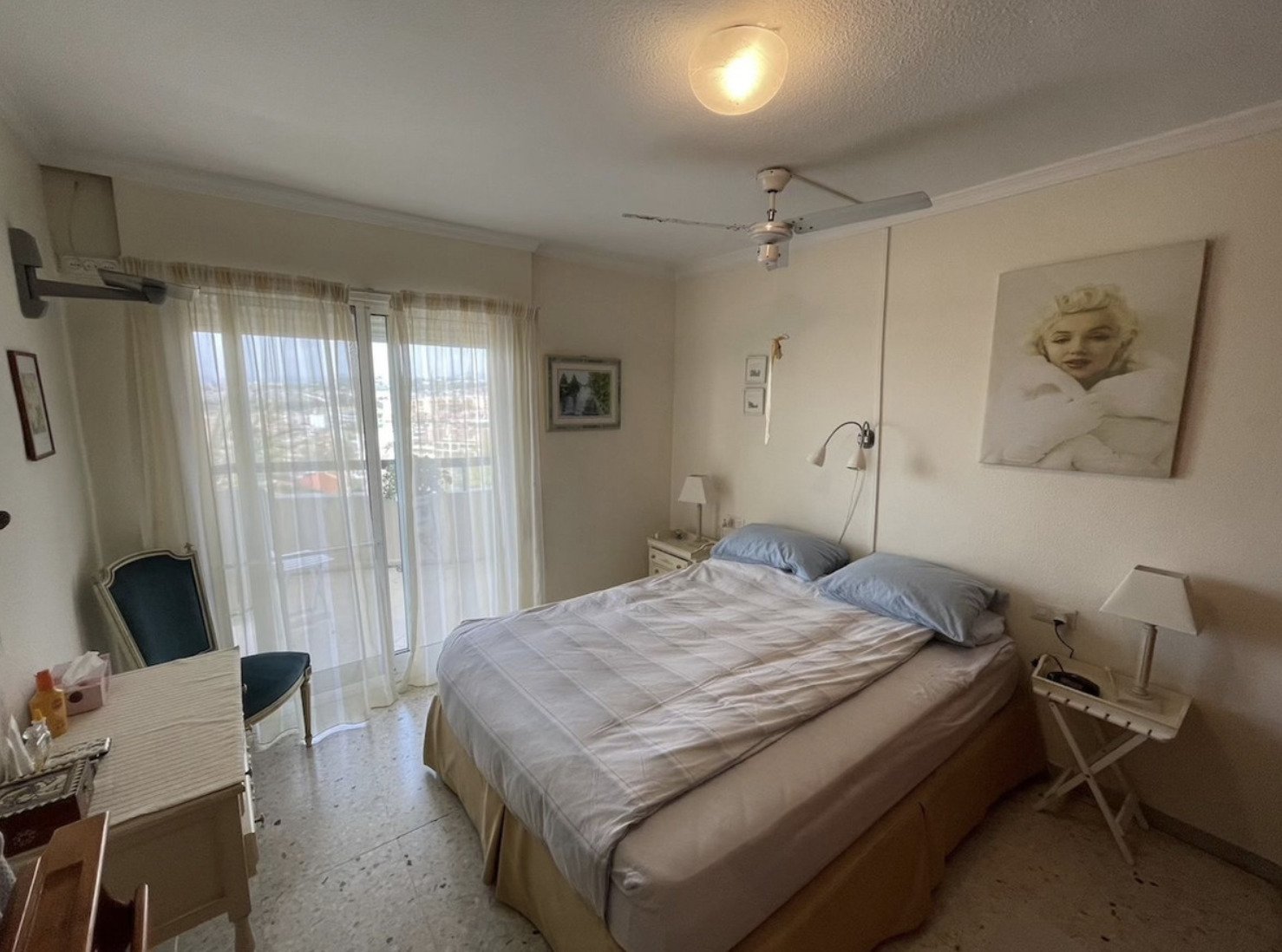  Stylish Apartment with Sea Views in the Heart of Fuengirola
 
 Welcome to this beautiful 2-bedroom, 2-bathroom apartment, perfectly situated in the v