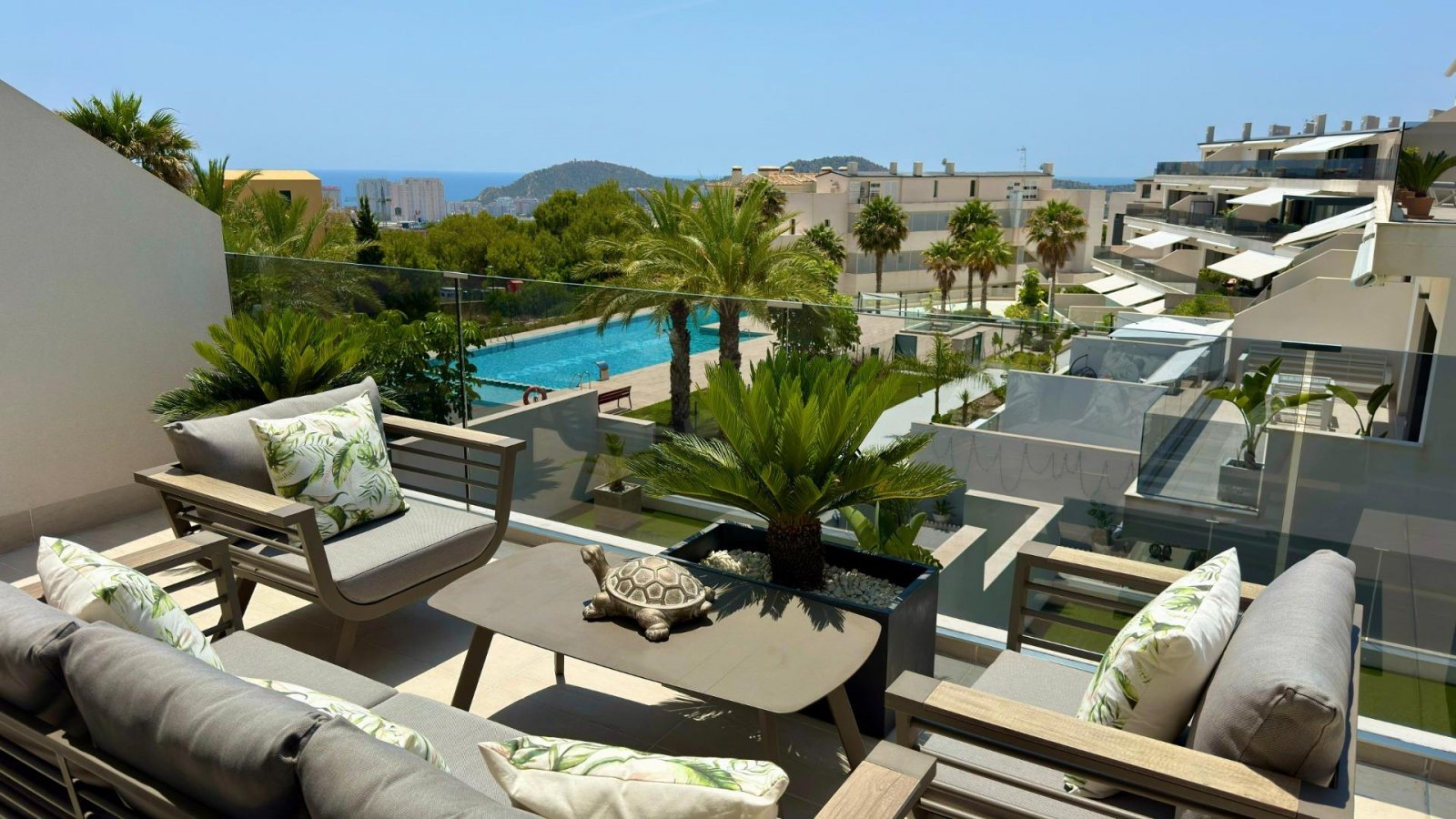 finestrat:  If you’re looking for luxury, comfort, and exclusivity, this property will change your life. Located in the prestigious Mediterranean Views II commun 