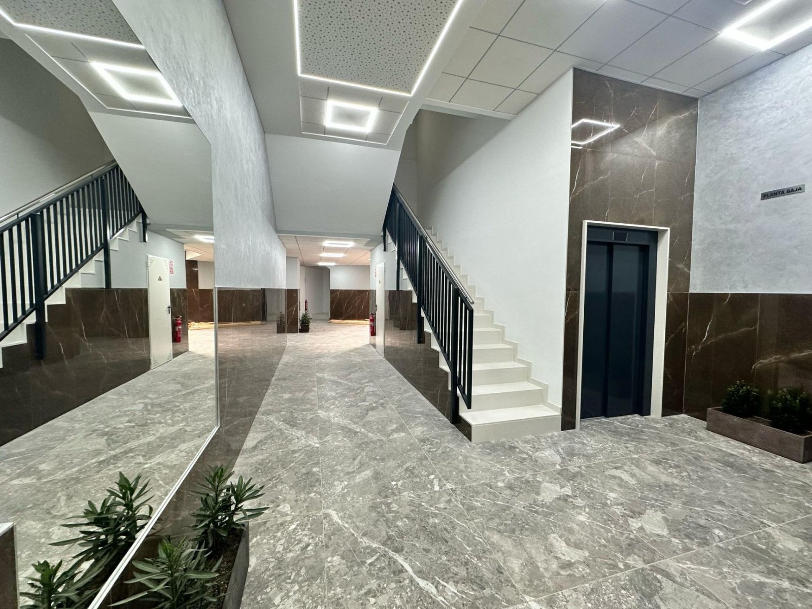 alicante:  LAST TWO PENTHOUSES FOR SALE!!! Penthouse in alicante city a few meters from the Plaza de Toros and the Central Market. This new building has first c 