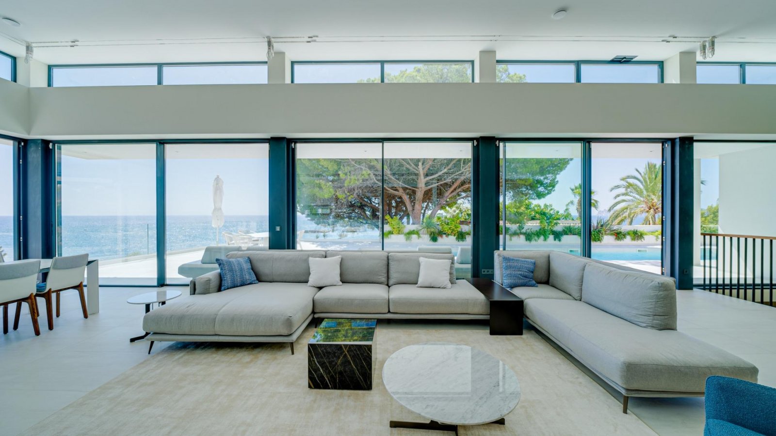 altea:  This luxury villa is a corner of paradise on earth, where luxury and nature merge to create an exclusive residence. Situated in beautiful Altea, this 