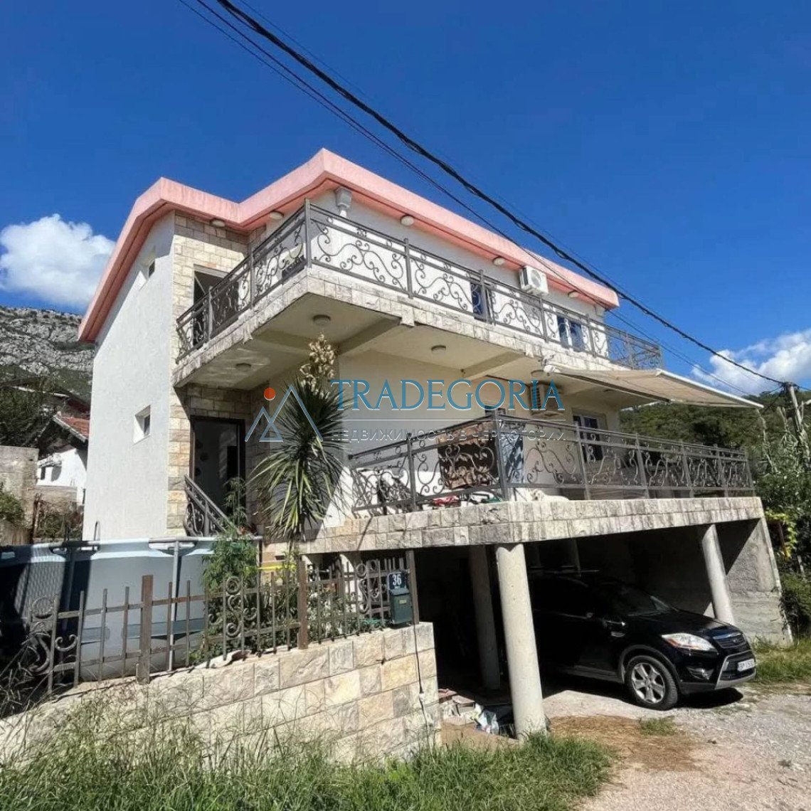 <h2>description</h2><p>A spacious and cozy house in Bar (Šušanj) is your ideal family retreat!</p><p> A comfortable two-story house with stunning moun 