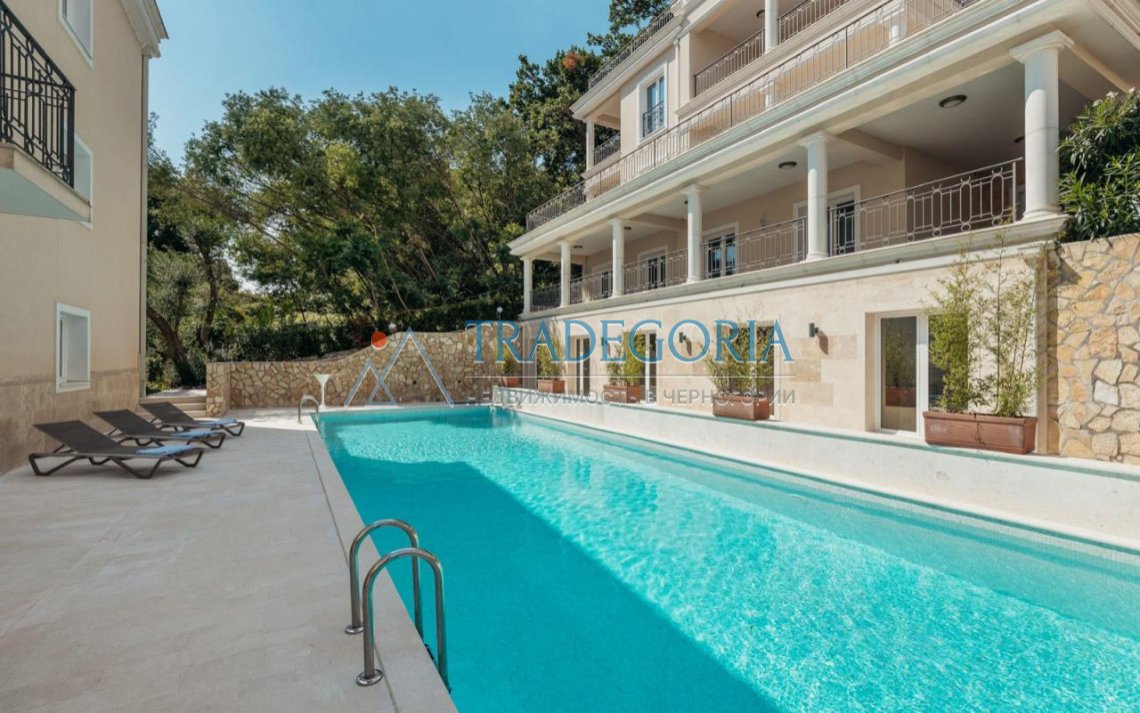 <p>Adriatic elegance in the heart of the Bay of Kotor. A unique premium residential complex where Italian style meets the tranquility and sophisticati