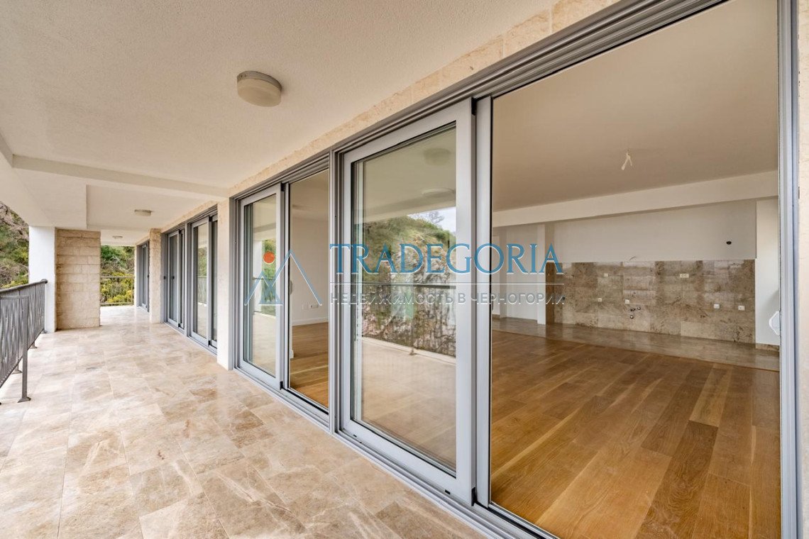 <h2>description</h2><p>3-bedroom penthouse with panoramic sea views</p><p> Przno, Budva Riviera</p><p> The perfect combination of luxury, comfort and 