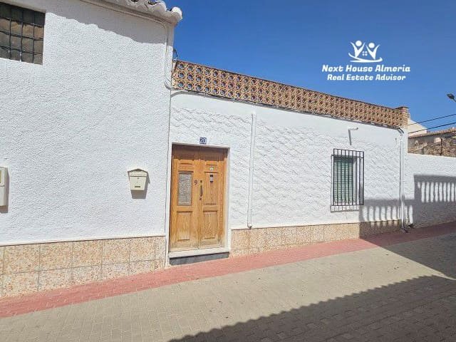 Uleila del Campo: 
Charmantes Charakterhaus mit großem Garten – Uleila del Campo, Almería

Dieses geräumige und charaktervolle Dorfhaus liegt in idealer Lage auf einem  