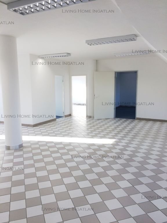 <p>XIII. Angyalföldön hosszútávra kiadó egy negyedik emeleti, 230 m2-es irodaterületet.</p>

<p>AZONNAL költözhető!</p>

<p>A teljes szinten belül egy