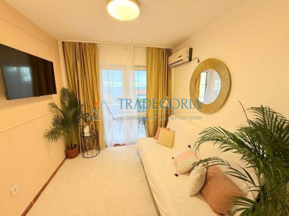 <div>A one-bedroom apartment is for sale in Petrovac, 900 meters from the city center and the promenade. The location is quiet and peaceful, near a pi
