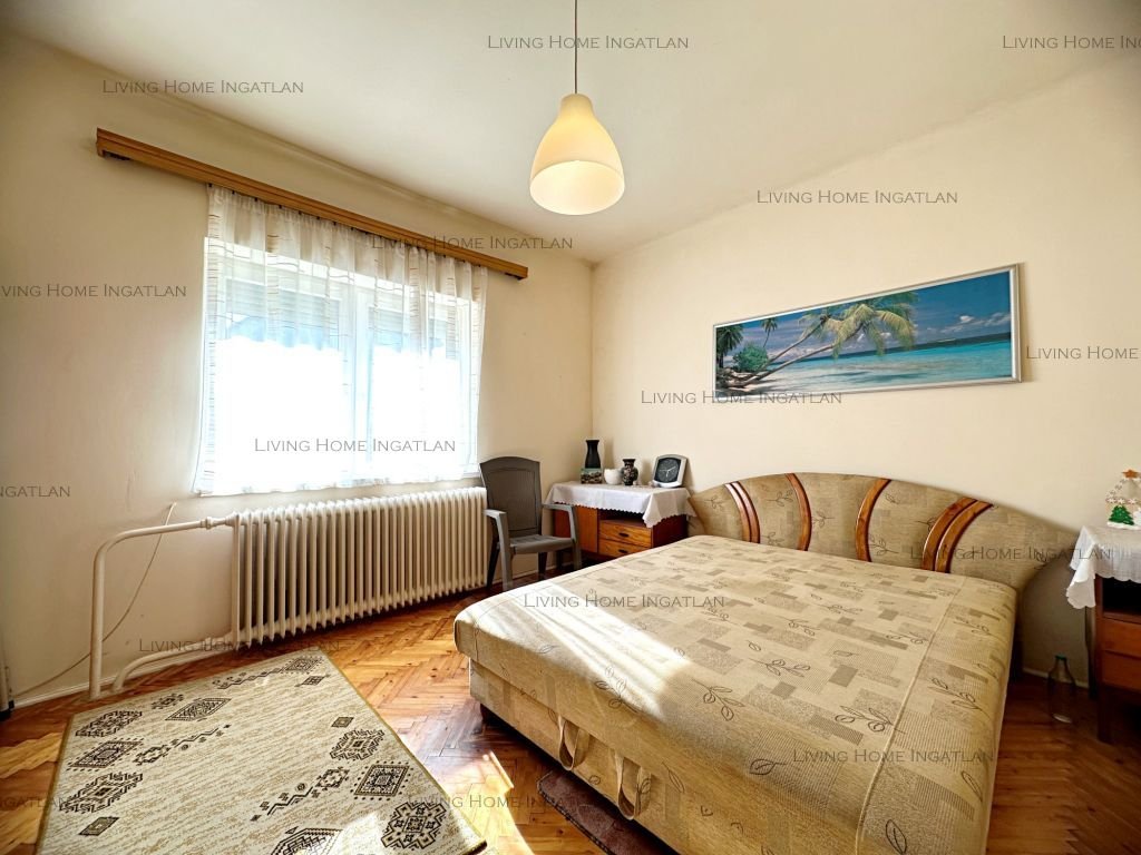 <p><strong>Azonnal költözhető családi ház eladó Szentendrén!</strong></p>

<p>Szentendre kedvelt, csendes, kertvárosias részén, nagy, 756&nbsp;nm-es s