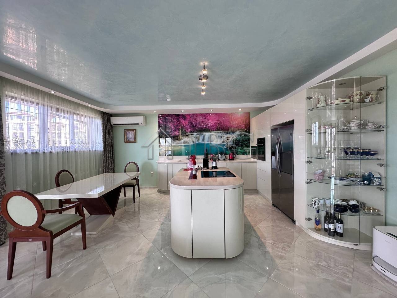 Luxury Two-Bedroom Apartment in Poseidon VIP Residence Club, Nessebar<br><br>A rare opportunity for connoisseurs of luxury real estate! This two-bedro