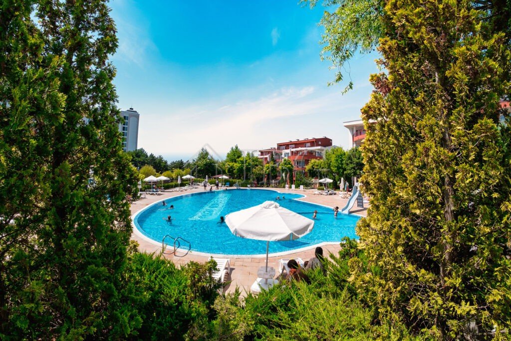 1-Bedroom Apartment with Sea View | Green Fort Sunny Beach<br><br>IBG Real Estates offers for sale a spacious 1-bedroom apartment of 66 sq.m., located