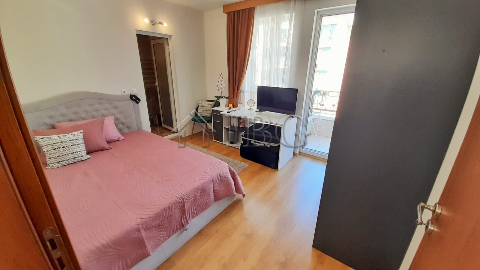 Apartment with 2 Bedrooms, 2 Bathrooms and Pool View | Sweet Homes 2, Sunny Beach<br><br>For sale is a luxurious two-bedroom apartment, located on the