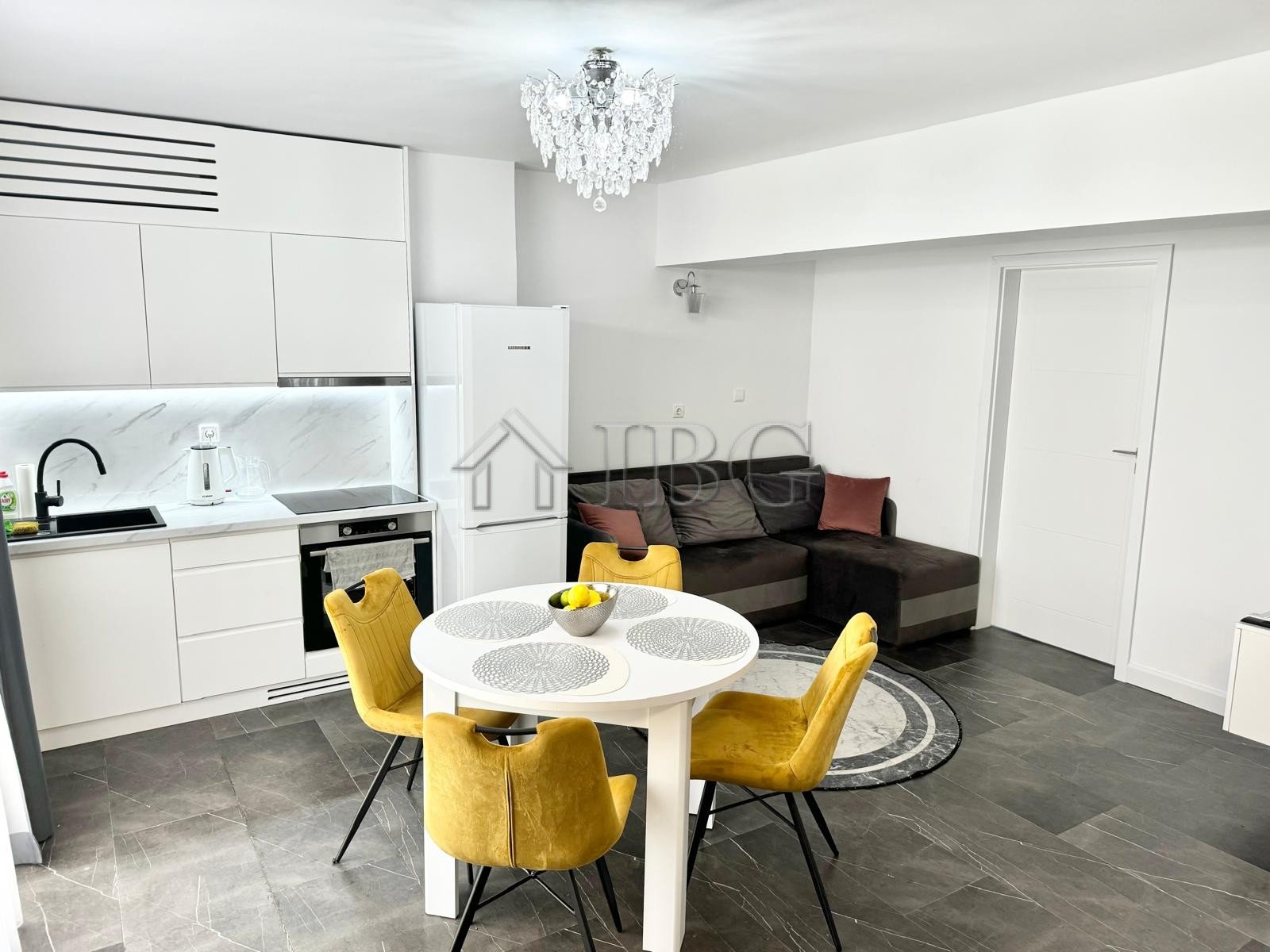 Stylish 2-Bedroom Apartment | Grand Kamelia, Sunny Beach<br><br>?? 500 m from the beach | Central location | 118 sq.m. | Fully renovated<br><br>IBG Re