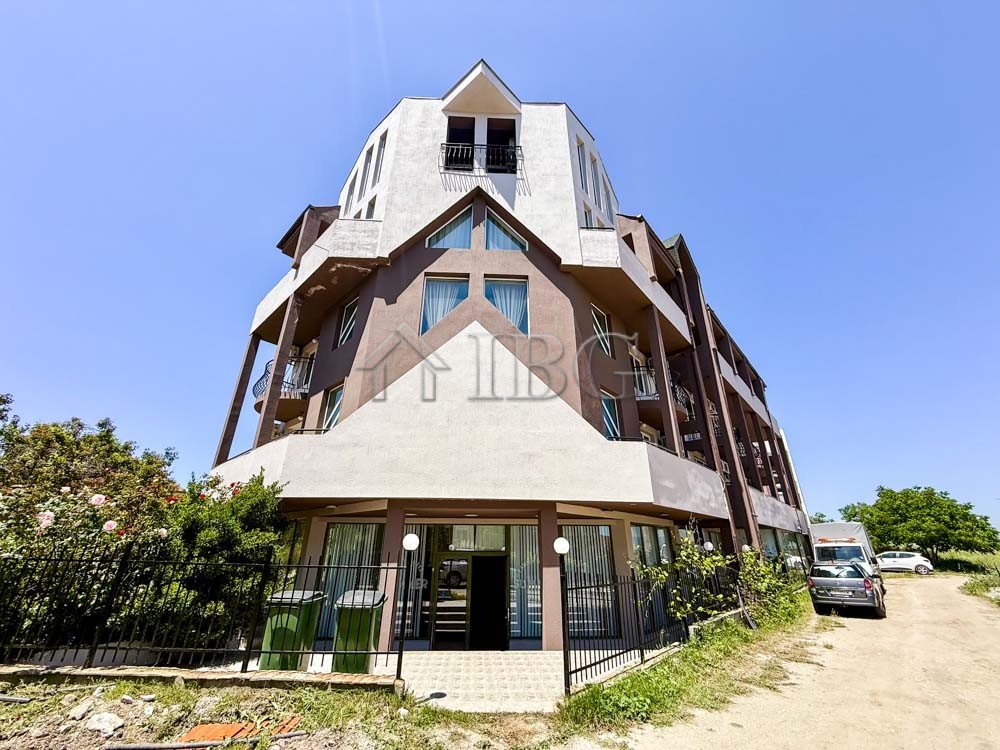 Studio for Sale in SUMMER Complex, Ravda - No Maintenance Fee<br><br>We are pleased to present this fully furnished studio apartment located in the we