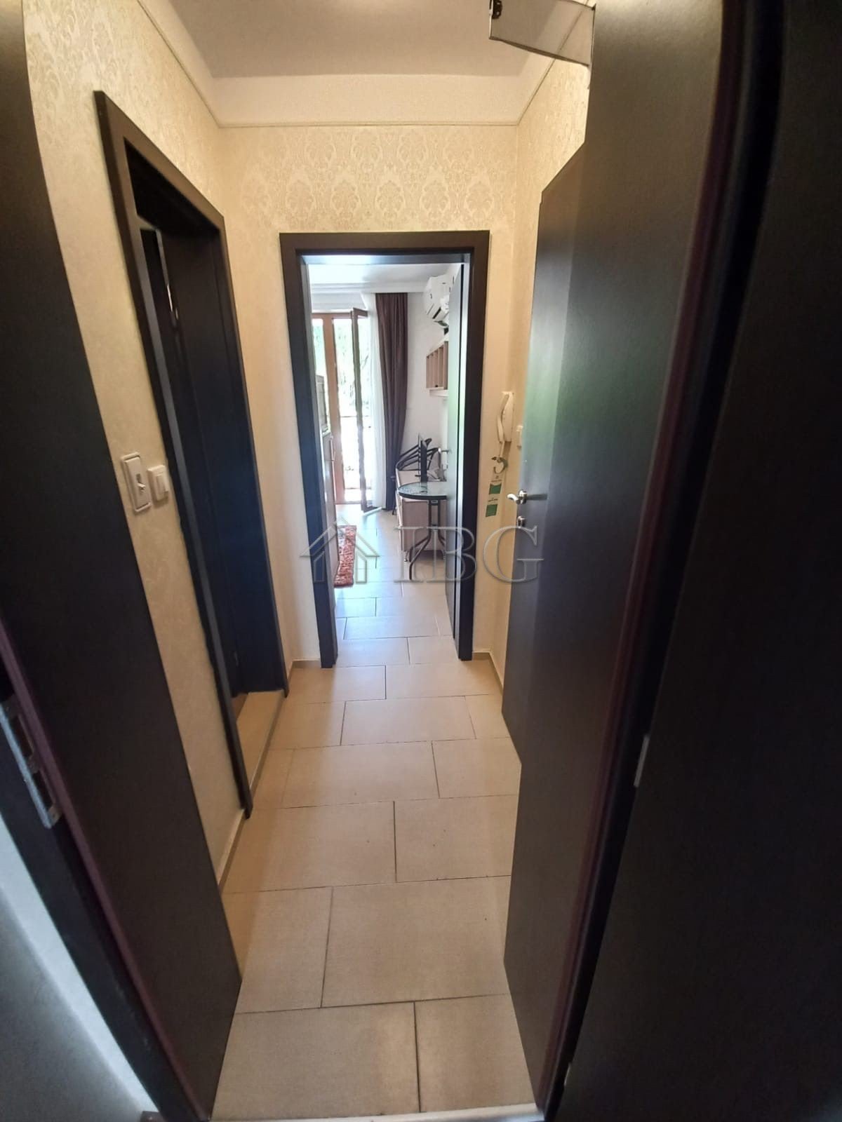 One-Bedroom Apartment with Pool View in Harmony Suites 1, Sunny Beach<br><br>We offer a one-bedroom apartment for sale in the prestigious Harmony Suit