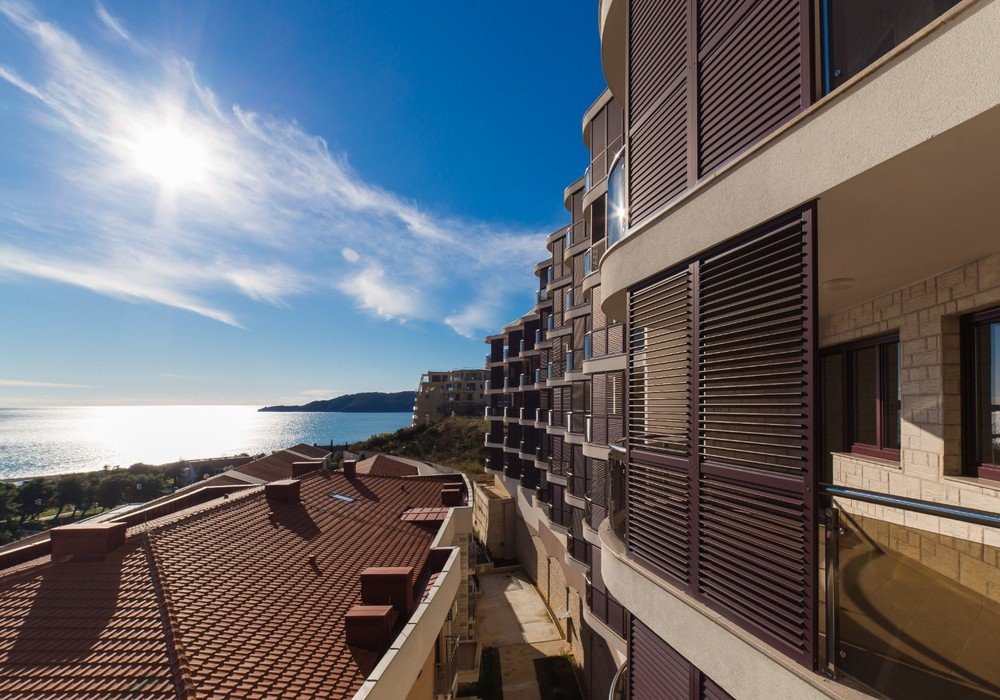 becici: 2 bedroom apartment 

Area - 117 m2

Floor - 2

Bathroom - 3

Terrace - 3

View - on the sea, on the mountains

Floor tiles

Opportunity to purchase u 