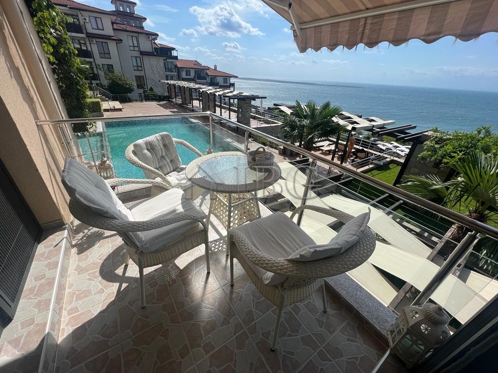 Sveti Vlas: Luxurious Two-Bedroom Apartment with Stunning Sea View in Dolce Vita 2, Sveti Vlas<br><br>We are pleased to offer for sale a luxurious two-bedroom apa 