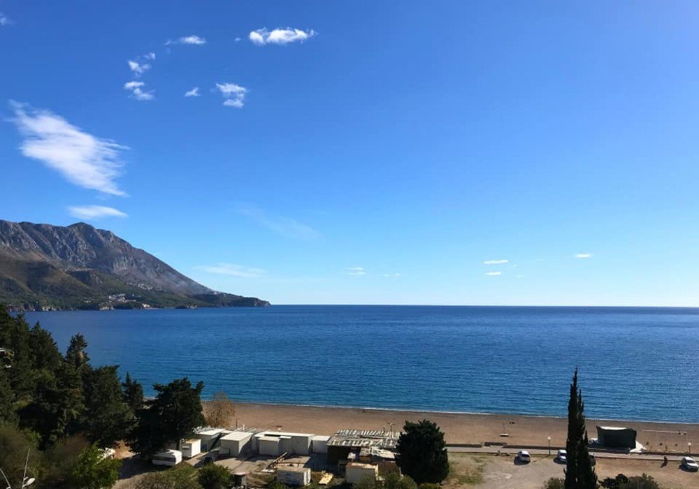 becici: The purchase of this apartment can be paid with cryptocurrency.




Apartment structure :

Kitchen combined with living room

Bedrooms: 3

Bathroom :  