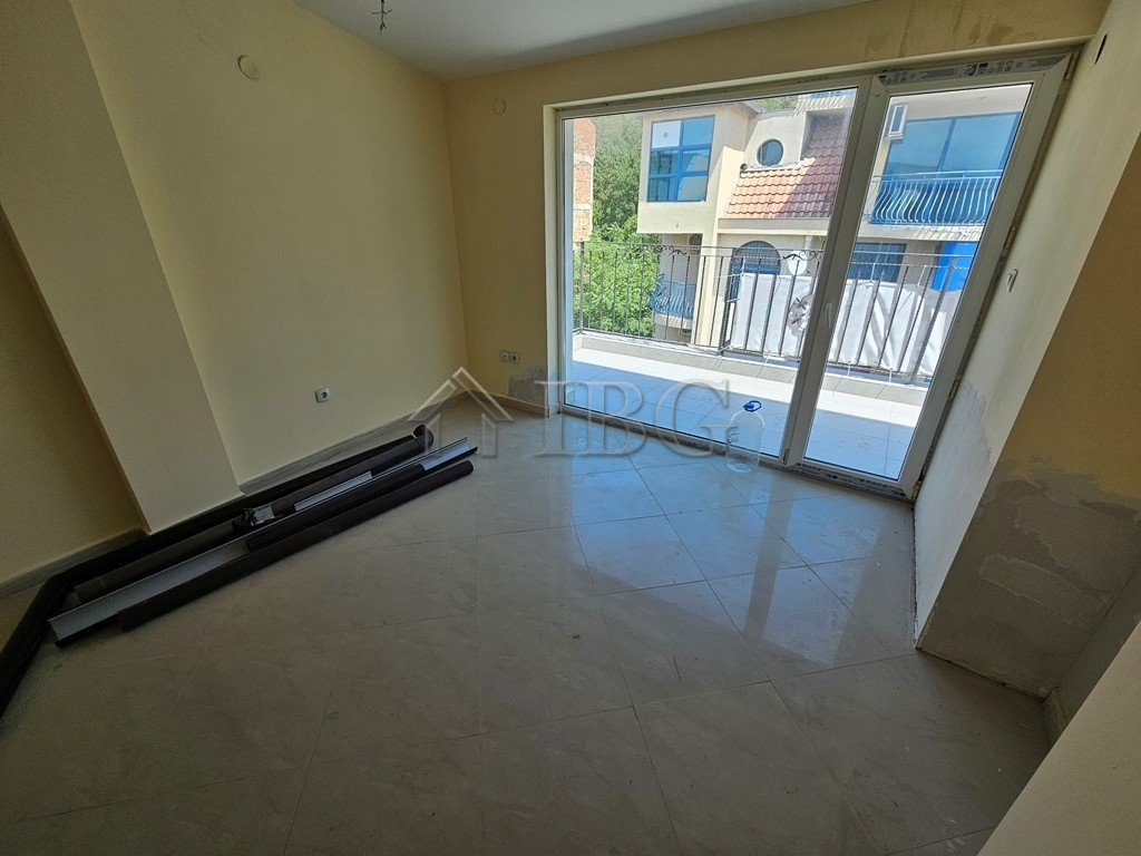 Penthouse with Panoramic Sea View - 2-Bedroom Apartment, Sveti Vlas<br><br>Type: 2-Bedroom Apartment<br><br>Floor: 4 (Top Floor)<br><br>Total Area: 13