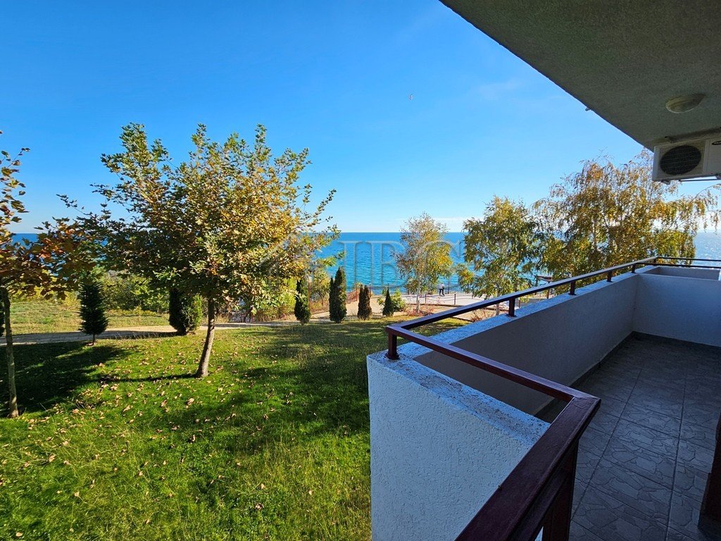 2-Bedroom Sea View Apartment, Front Line - Panorama Fort Beach, Sveti Vlas<br><br>Total Area: 105 m2<br><br>Type: 2-Bedroom<br><br>Floor: 1 (second le