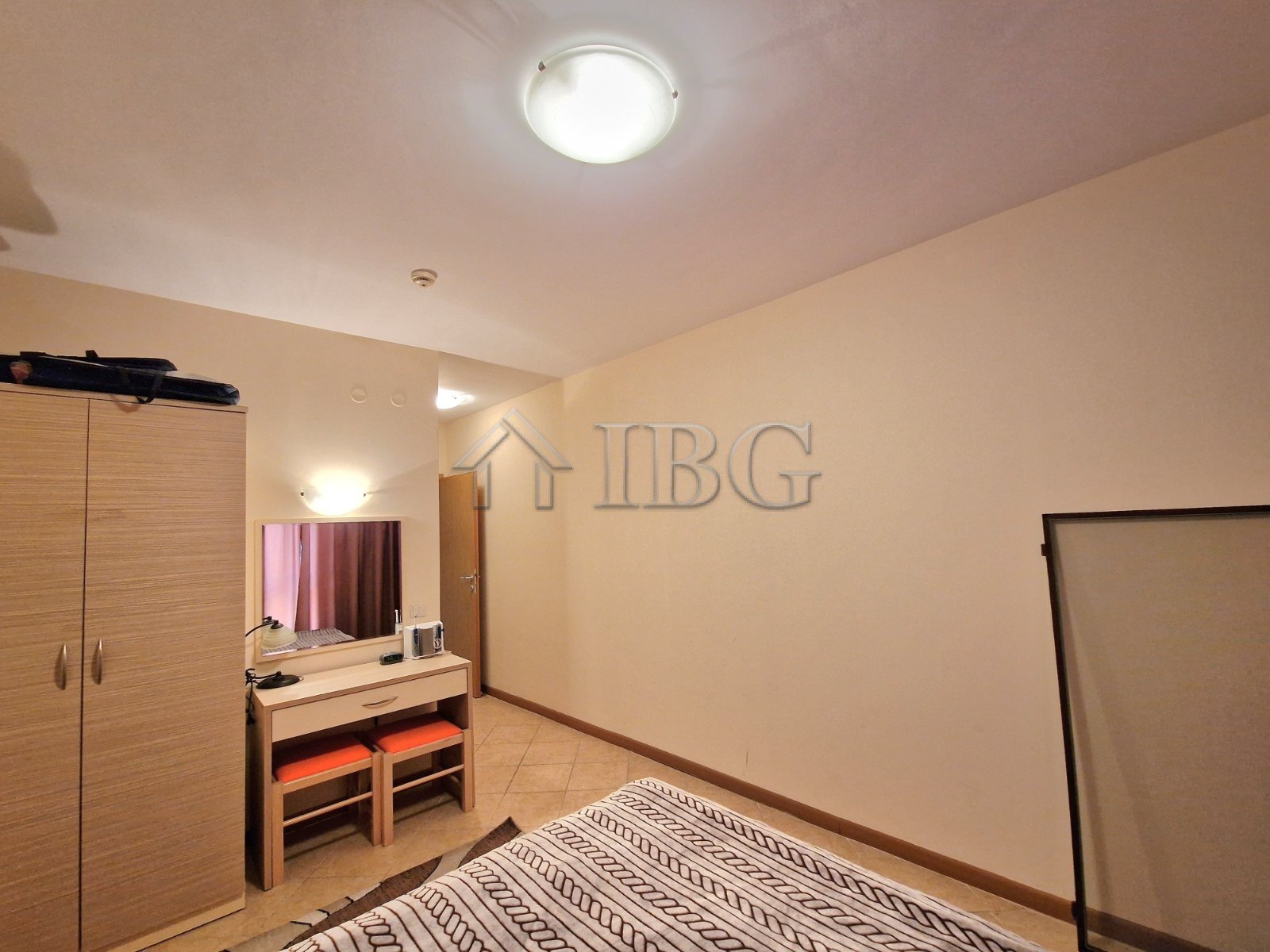2-Bedroom Apartment in Royal Sun, Sunny Beach<br><br>We offer a bright 2-bedroom apartment in the popular Royal Sun complex, located in the central pa