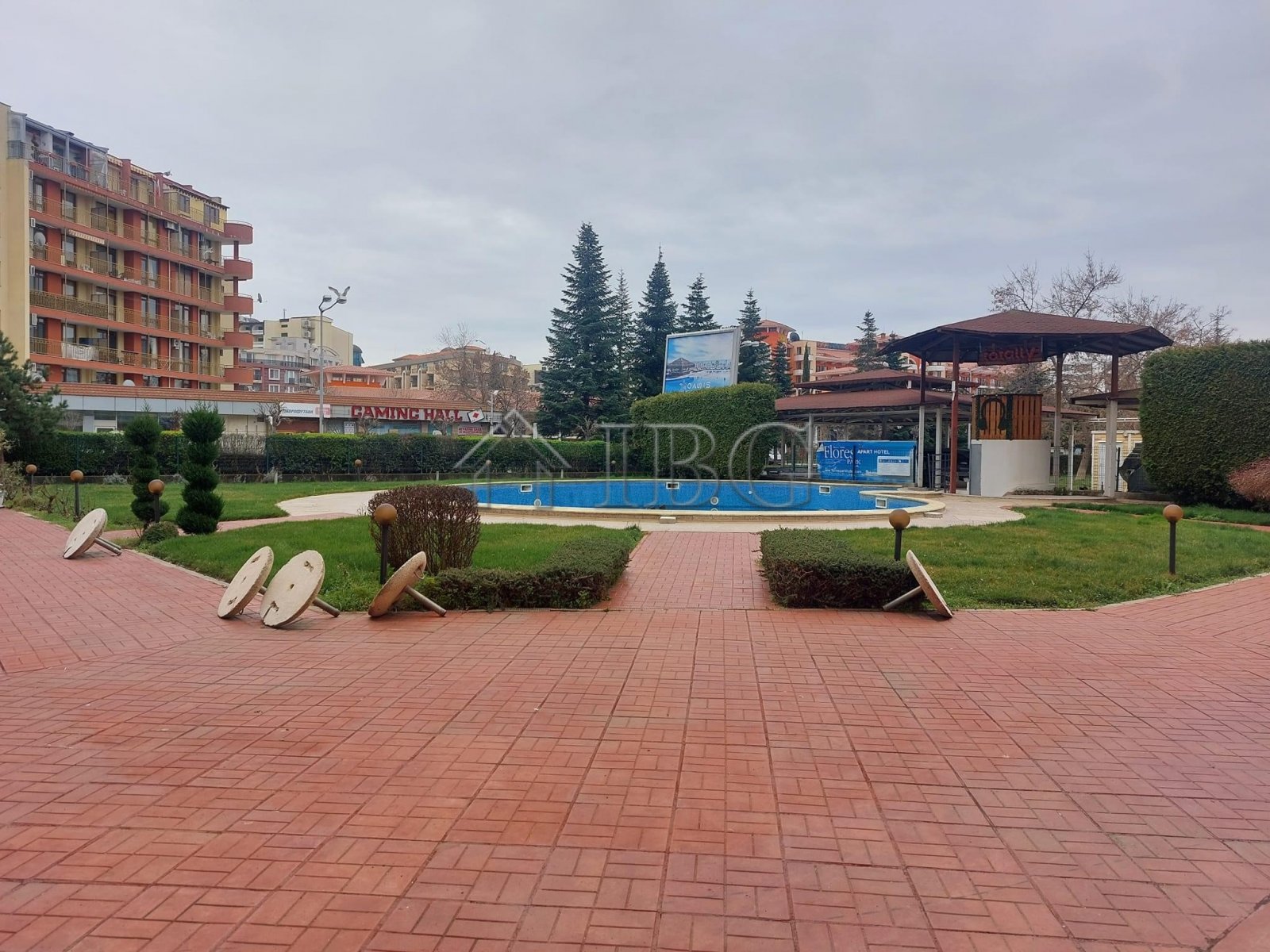 Spacious furnished studio | Flores Park, Sunny Beach | 400 m to the Beach<br><br>IBG Real Estates is pleased to present this furnished studio for sale