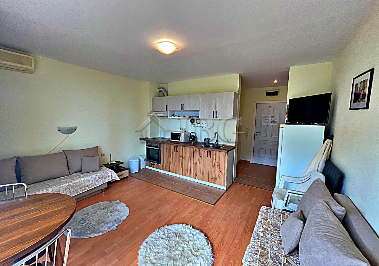 Studio with pool view| Imperial Fort Club, Fortnoks Grand Resort, Sveti Vlas<br><br>IBG Real Estates is pleased to offer this beautiful studio, locate