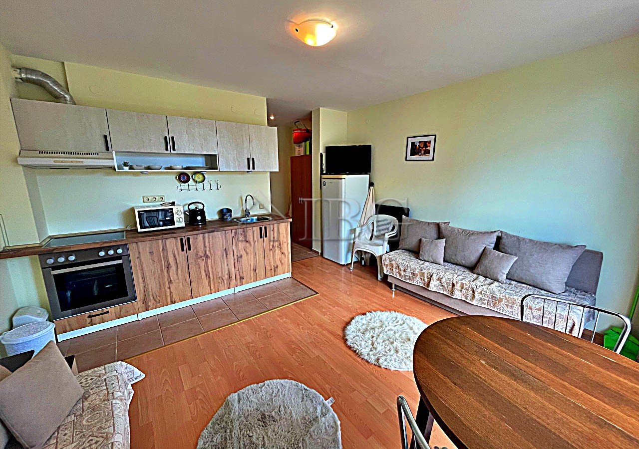 Studio with pool view| Imperial Fort Club, Fortnoks Grand Resort, Sveti Vlas<br><br>IBG Real Estates is pleased to offer this beautiful studio, locate