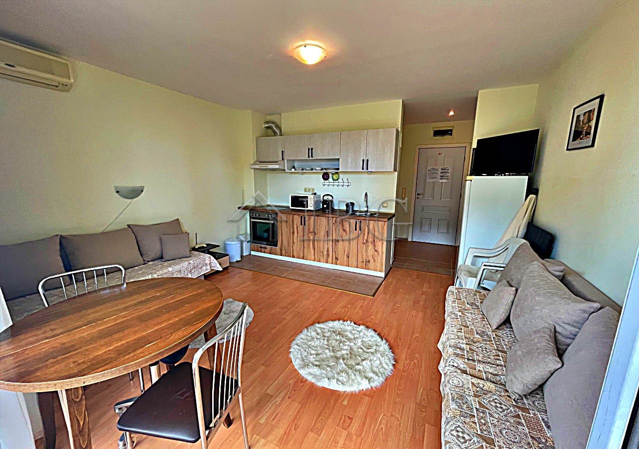 Studio with pool view| Imperial Fort Club, Fortnoks Grand Resort, Sveti Vlas<br><br>IBG Real Estates is pleased to offer this beautiful studio, locate