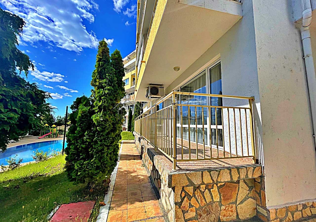 Studio with pool view| Imperial Fort Club, Fortnoks Grand Resort, Sveti Vlas<br><br>IBG Real Estates is pleased to offer this beautiful studio, locate