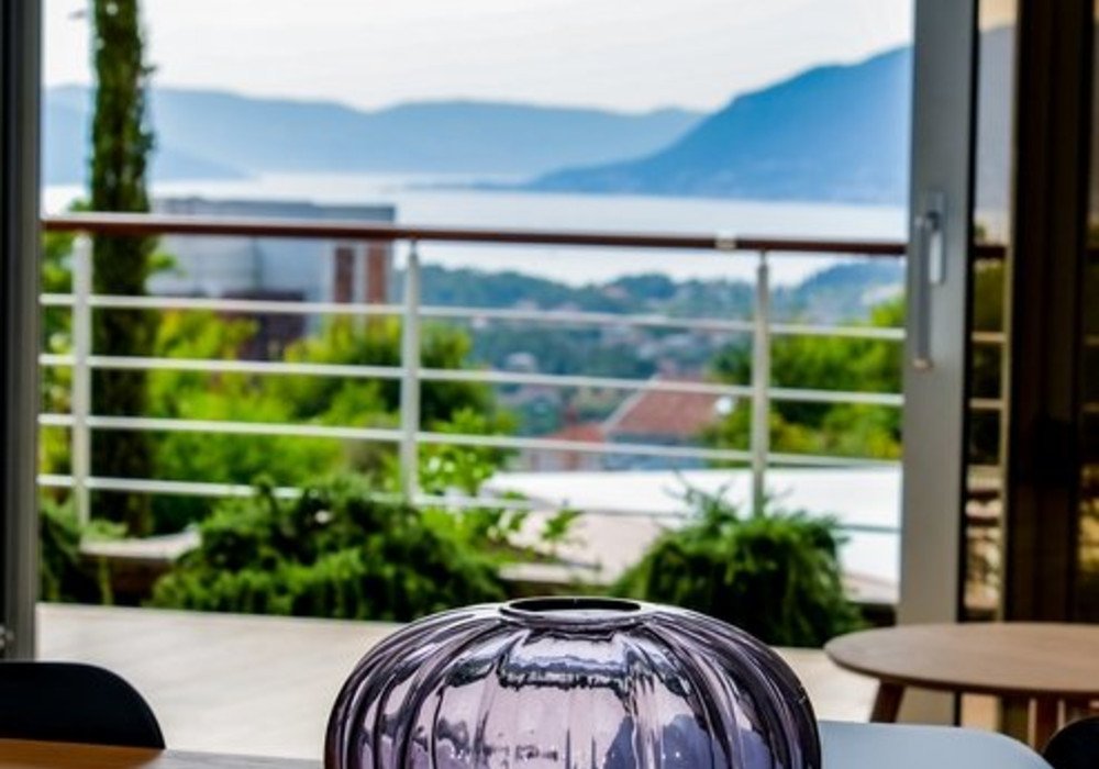 There are two apartments with two bedrooms left in this complex:

 

- apartment B-4: floor - third, fully furnished, with two bedrooms, two bathrooms