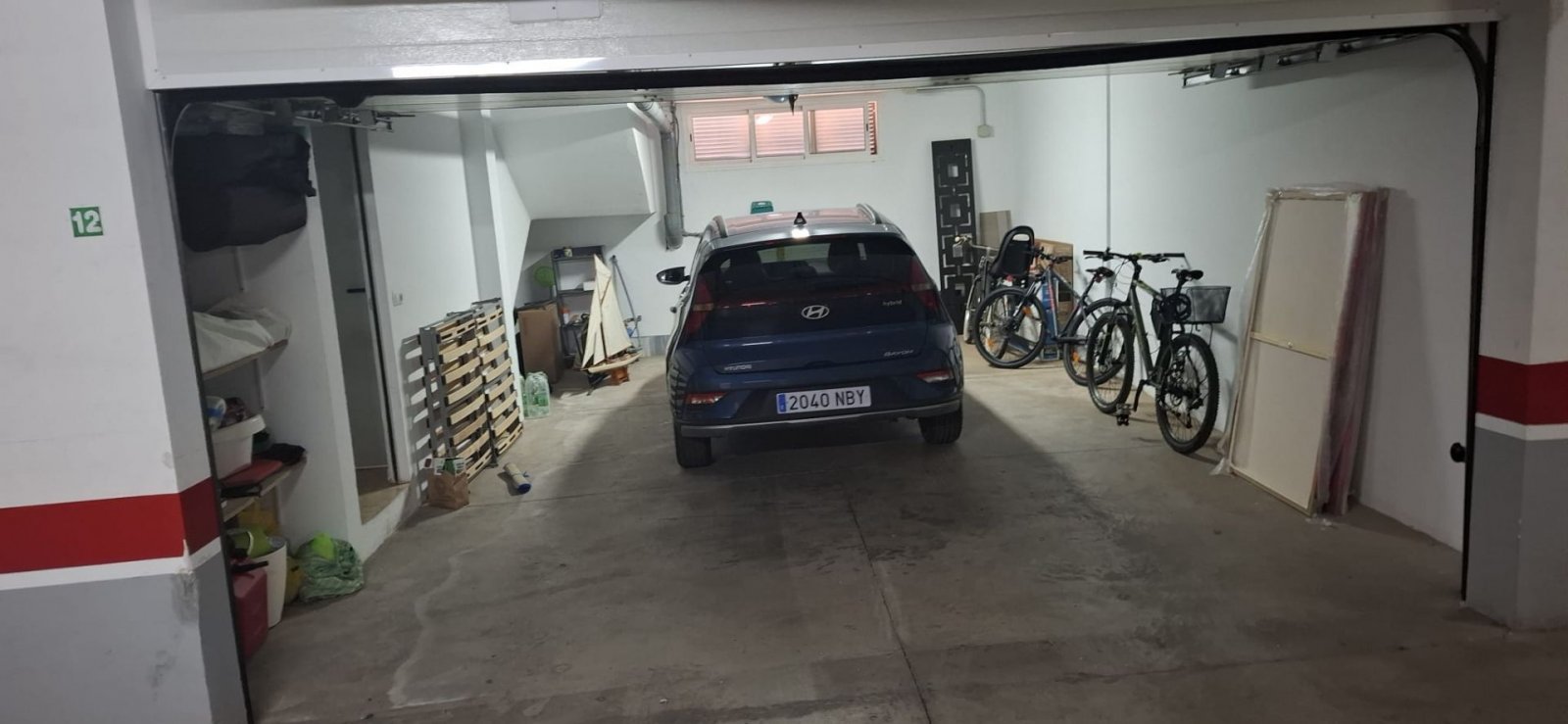 Exclusive and newly renovated terraced chalet with fantastic sea views on the first line of Playa de Arinaga.

Very large house on 4  floors with up