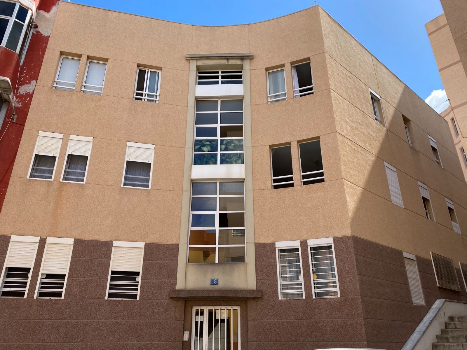 Las Palmas: VPO property (subsidised housing)

Bright flat in a quiet area with garage.

It has a large living-dining room with lots of natural light and a sp 