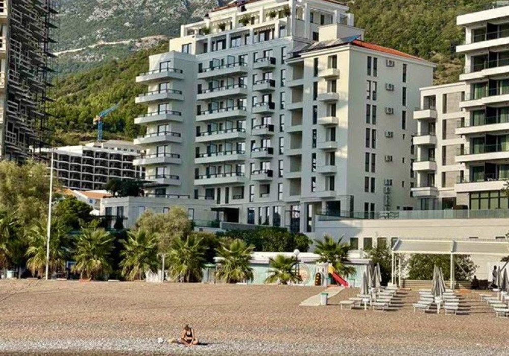 becici: Budva Riviera, Becici district. New luxury apartments from the Developer in one of the most prestigious residential complexes on the coast.

Distance  