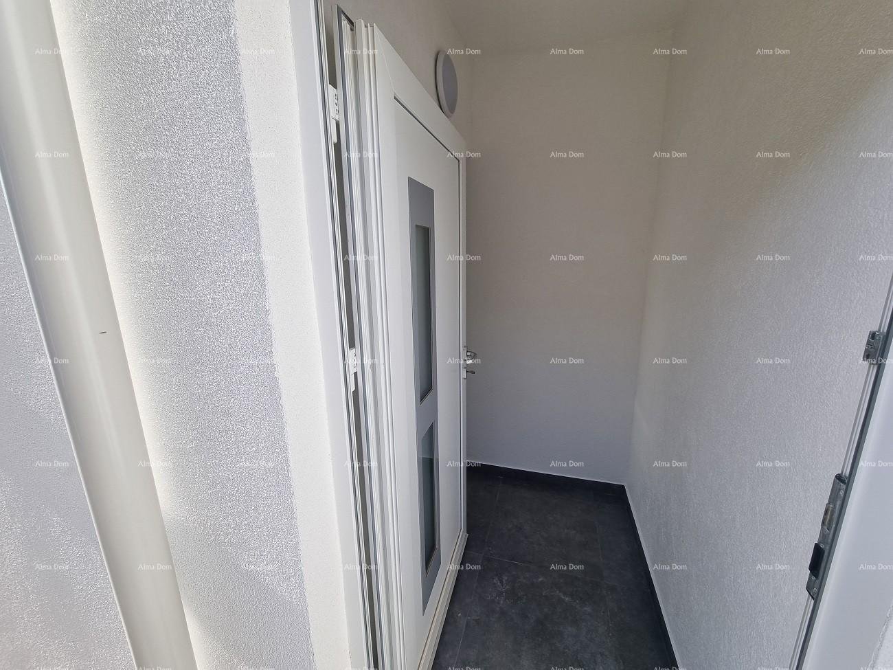 Haus Moderne Doppelhaushälfte mit Dachterrasse und Panoramablick auf das Meer