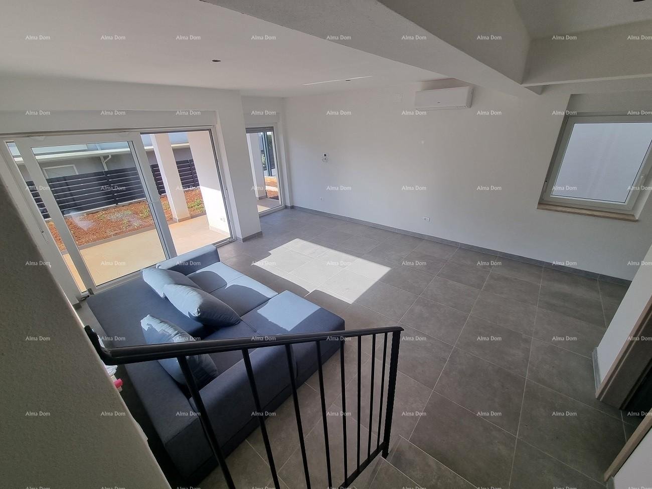 Haus Moderne Doppelhaushälfte mit Dachterrasse und Panoramablick auf das Meer