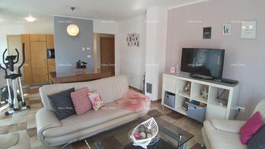 Haus Peroj – Haus mit drei Wohnungen und einem Swimmingpool