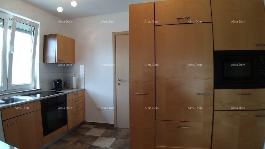 Haus Peroj – Haus mit drei Wohnungen und einem Swimmingpool