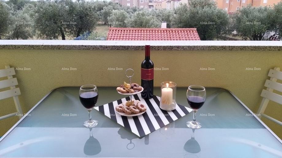 Haus Peroj – Haus mit drei Wohnungen und einem Swimmingpool