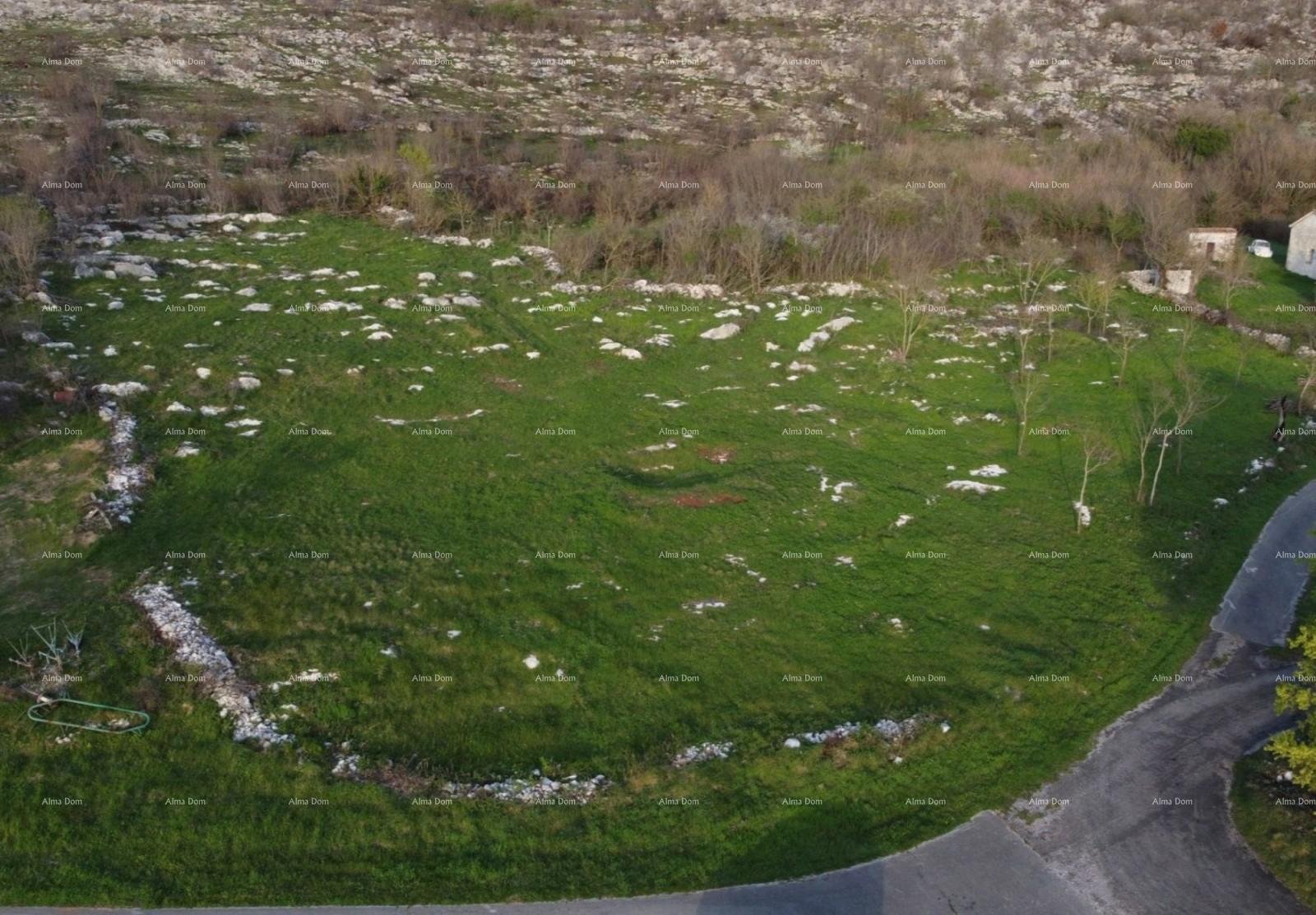 Kršan: Bauland JESENOVIK, Bauland am Fuße des Naturparks Učka - mehrere Grundstücke mit Blick in die Natur 