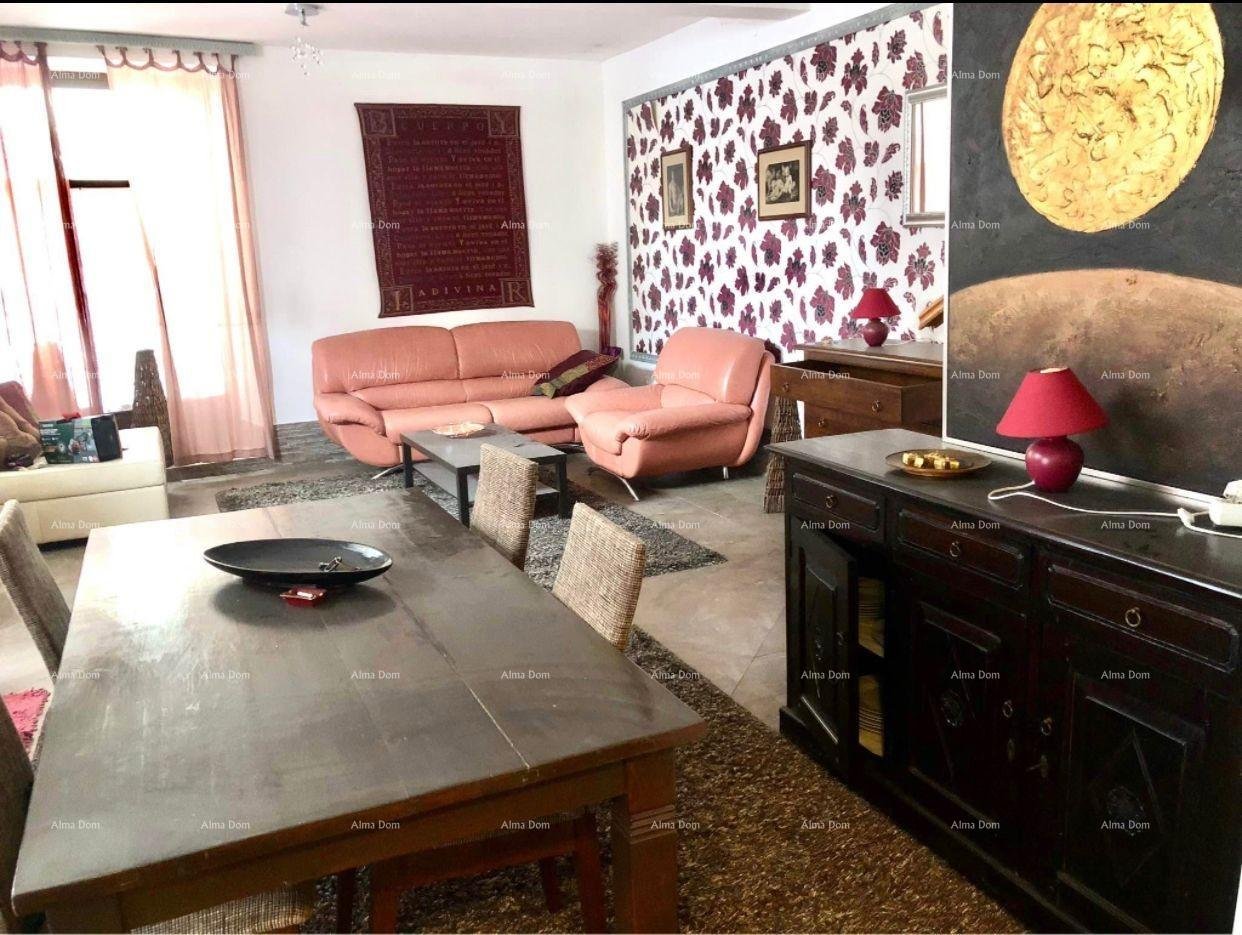 Buzet: Wohnung Einzigartige Gelegenheit Wohnung im Zentrum von Buzet Wohn und Geschäftspotenzial 