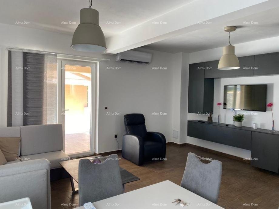 Haus Zu verkaufen: Haus, 200 m², Raša.