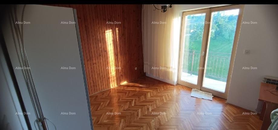 Haus Pazin, Familienanwesen mit zwei Wohneinheiten und großem Garten