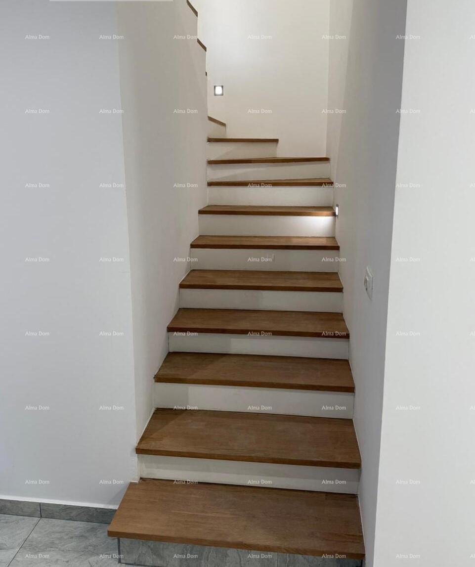 Haus POREČ, Renoviertes Steinhaus mit Meerblick