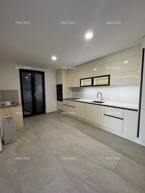 Haus Neue Wohnanlage mit 2 Wohnungen, Pool und Meerblick. Medulin!