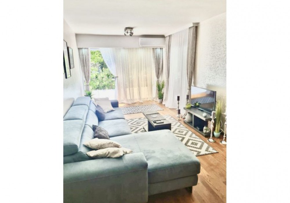 budva: Description 
Budva, ADOK district. Three-bedroom apartment
The distance to the sea is 600m.
View of the surrounding area
Area 92 sq.m.
Floor – first 
 