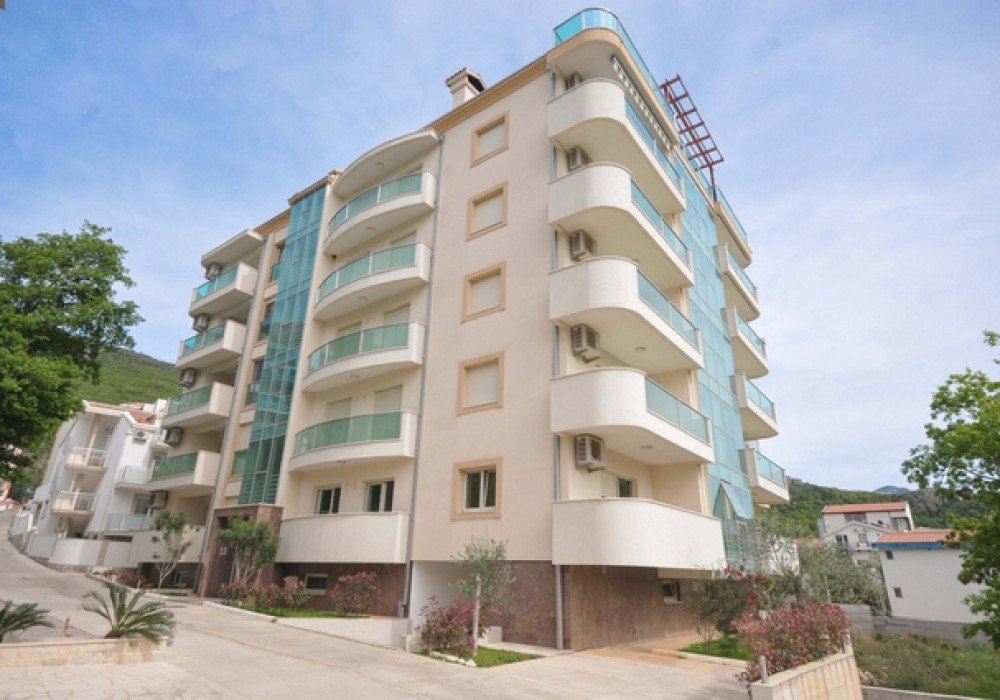 Description
Budva Riviera, Becici district. New apartments 
The sale is from the Investor, therefore, the Buyer does not pay the state tax on the turn