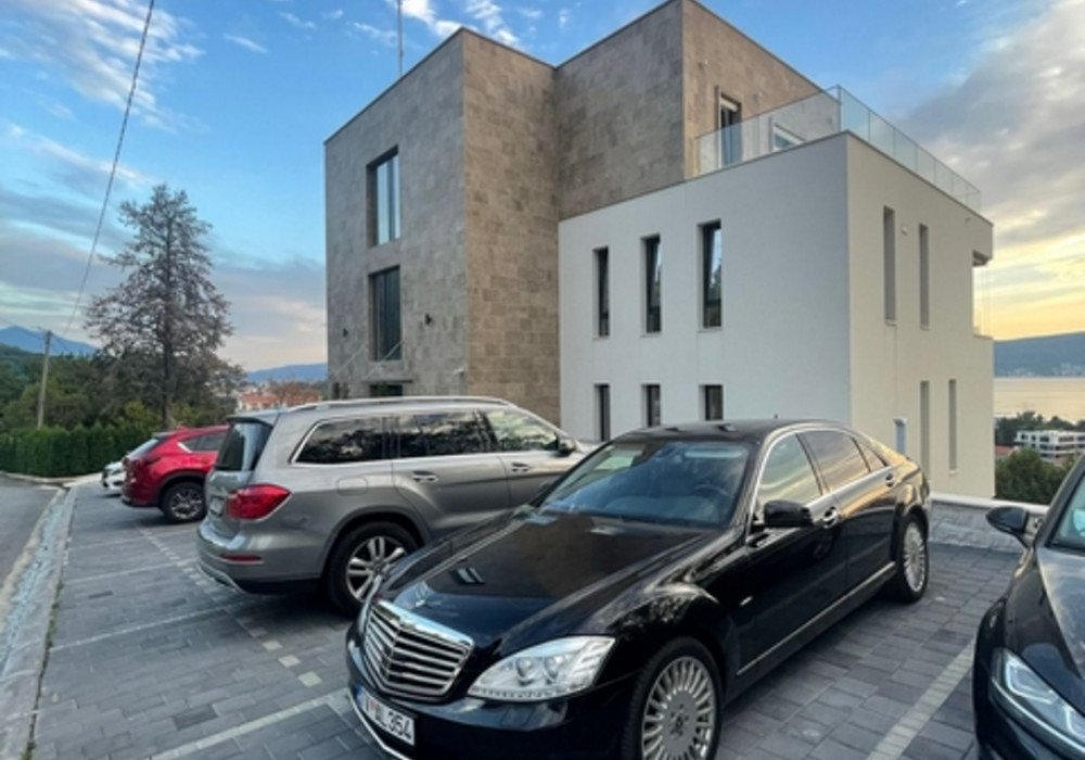 Tivat, Donja Lastva district. A new five-storey residential complex with a swimming pool

The buyer is exempt from paying tax on the turnover of real 