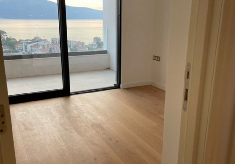 Tivat, Donja Lastva district. A new five-storey residential complex with a swimming pool

The buyer is exempt from paying tax on the turnover of real 